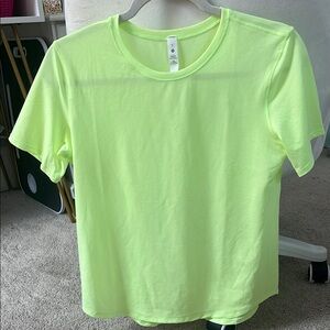 NWOT Lululemon High Neck Running and Training T-Shirt Size 6